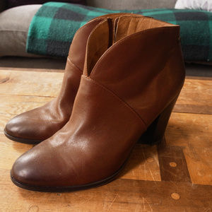 206 collective women's everett high heel ankle bootie